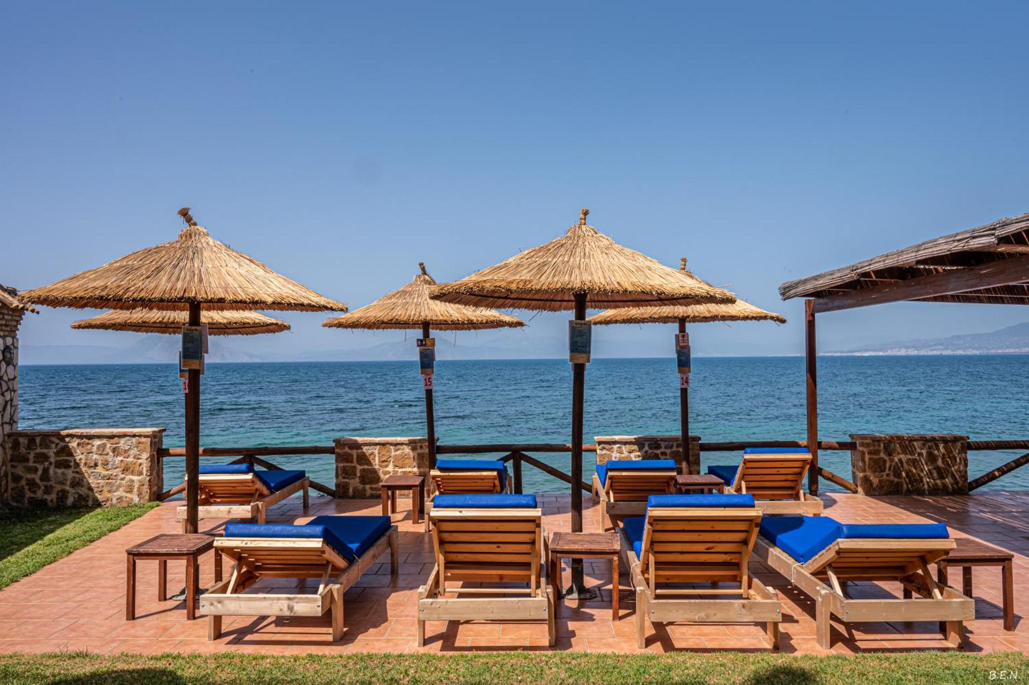 Castella Beach Alissos Exterior photo